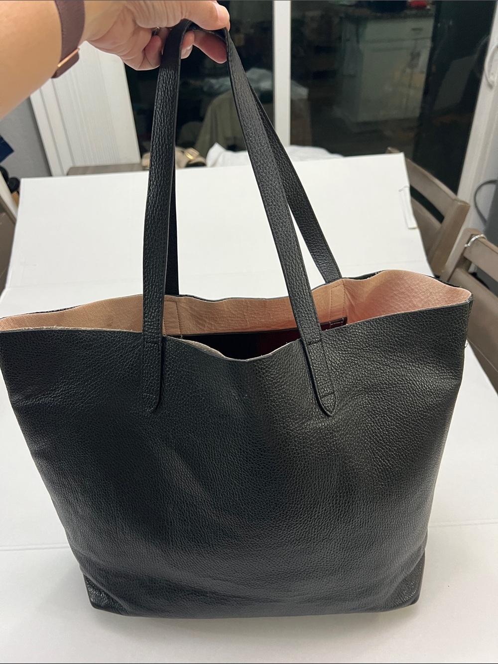 Cuyana Women’s Structured Classic Black pebbled
Leather Tote Bag Luxury